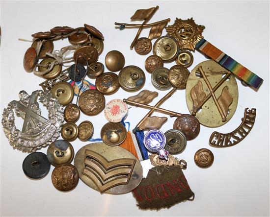 Bag of cap badges etc.